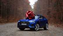 PREMIUM Samochodzik AUDI ETRON 4x4 + PILOT lakier mp3 skóra autko