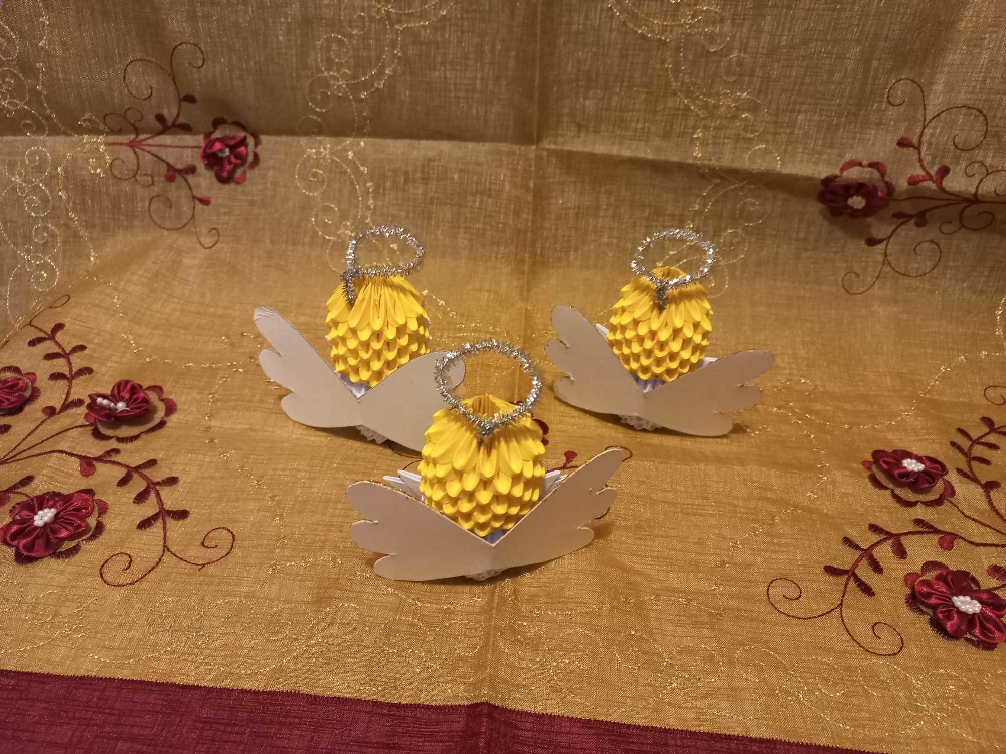 Złoty ANIOŁEK z sercem - rękodzieło na prezent, dekoracja origami