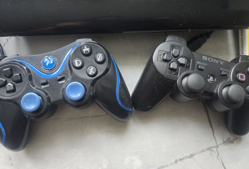 Konsola PS3 z kamerą i 5 grami