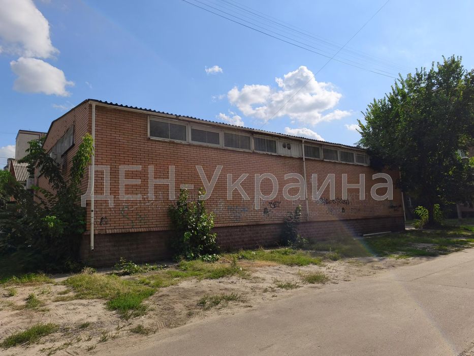 Продаж фасадної окремої будівлі під будь-який вид бізнесу