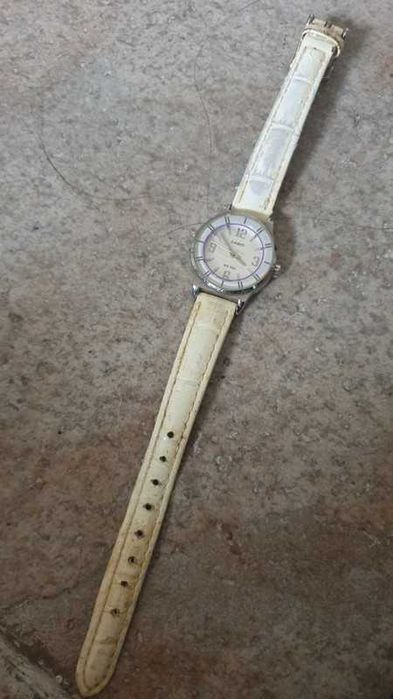 Relógio Casio branco