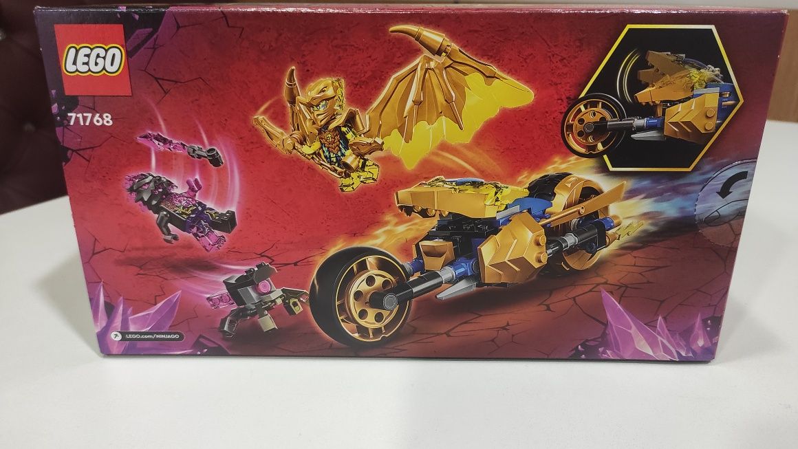 Конструктор LEGO Ninjago 71768 Мотоцикл золотого дракона Джея