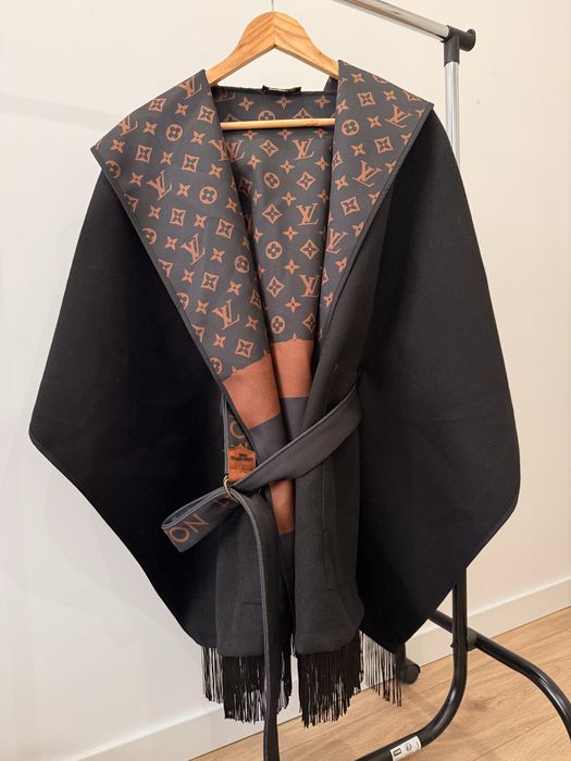 Кейп  LOUIS VUITTON  осінь-весна