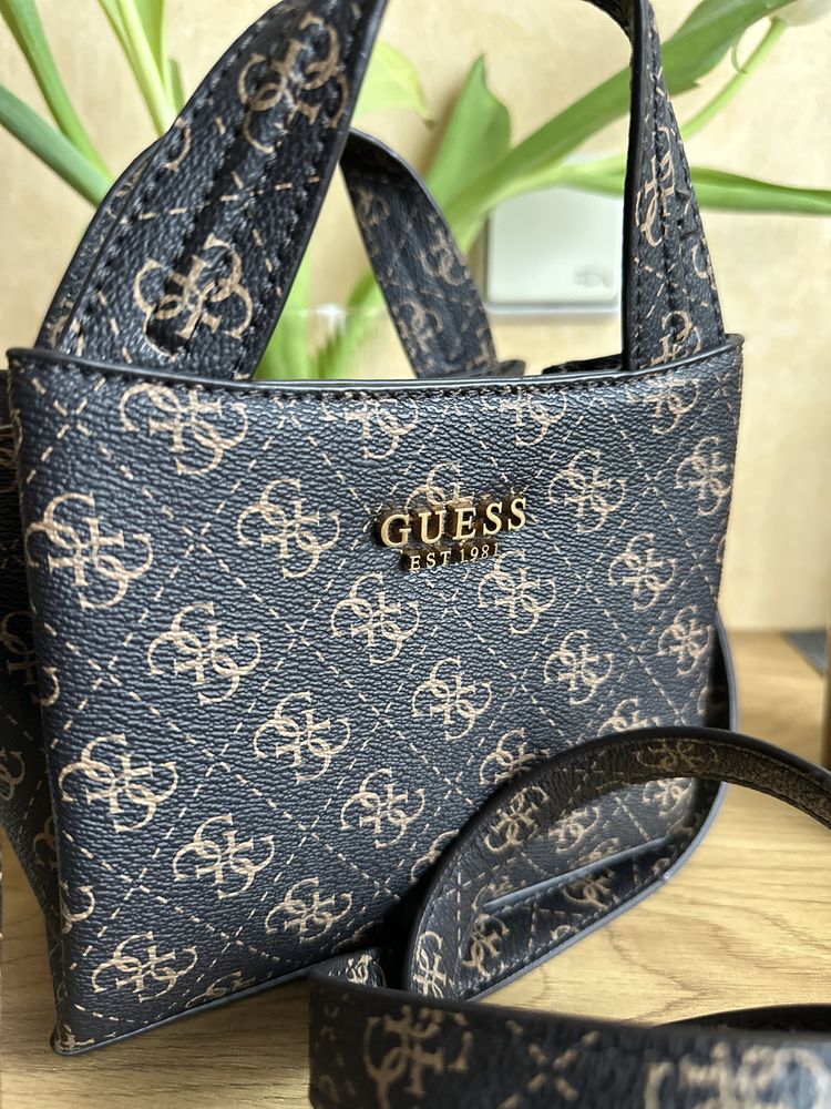 Сумка Guess