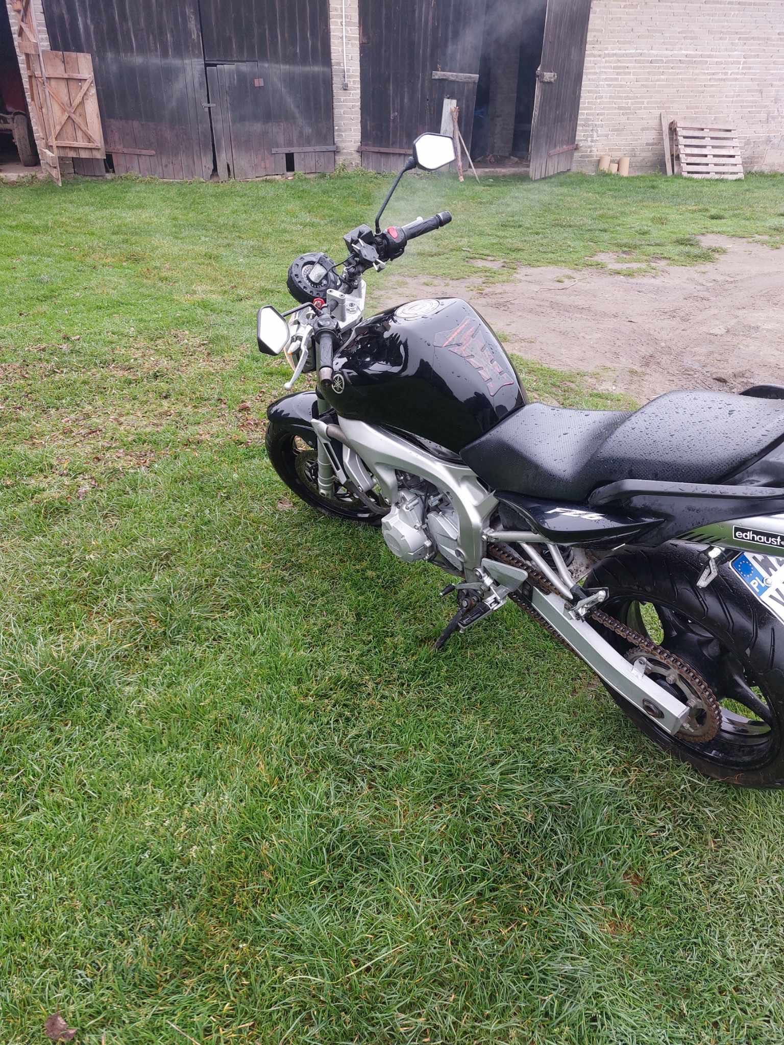 Yamaha Fazer 600