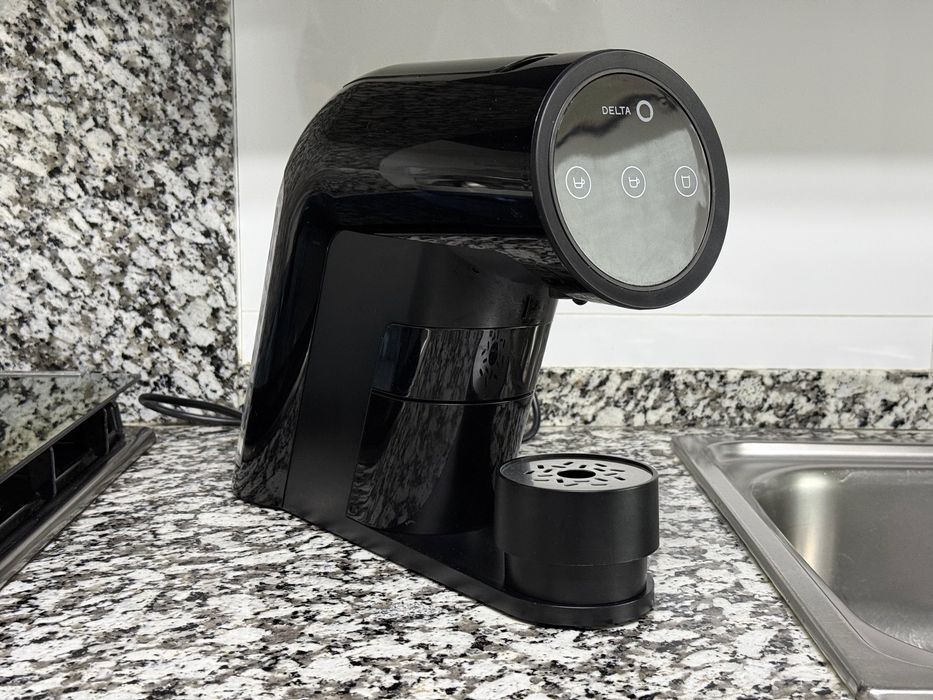 Máquina de café Delta Q IconiQ Black
