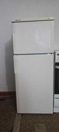 Холодильник з німців 3200 Bauknecht