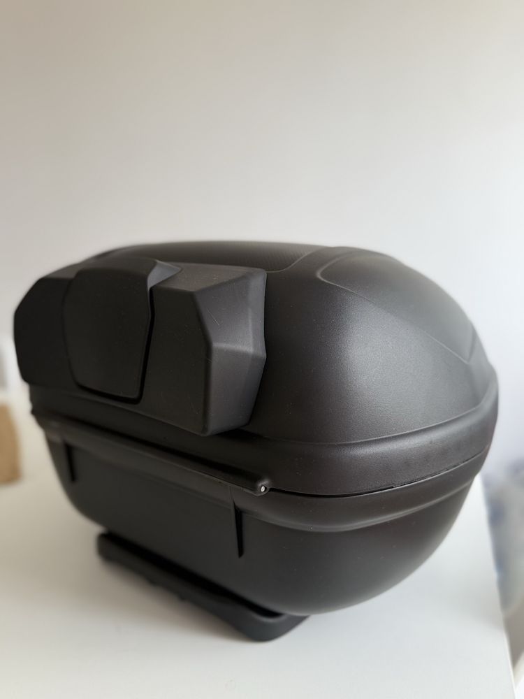 Vendo Top Case Give 34L / com apoio para o pendura / base e duas chave