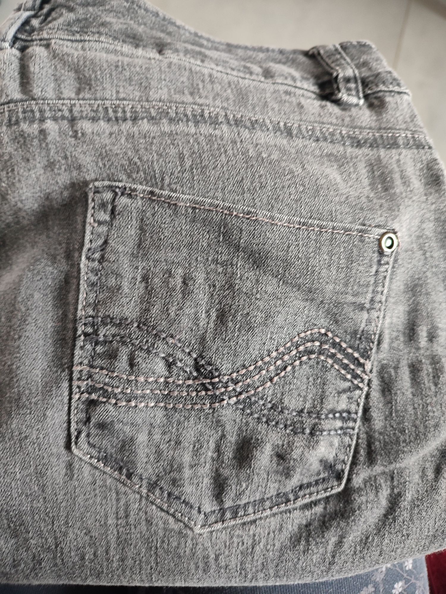 Spodnie jeansy F&F 38
