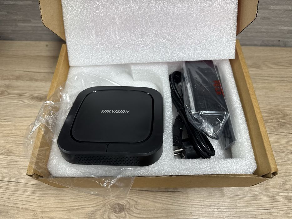 Hikvision DS-D60E-B Digital Signage Player — Новий