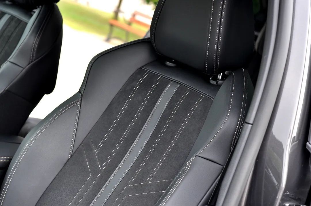 Peugeot 5008 Idealny_GT_7_Osób_Ambiente_Alkantara_Skóra_Kamera_Niski_Przebieg