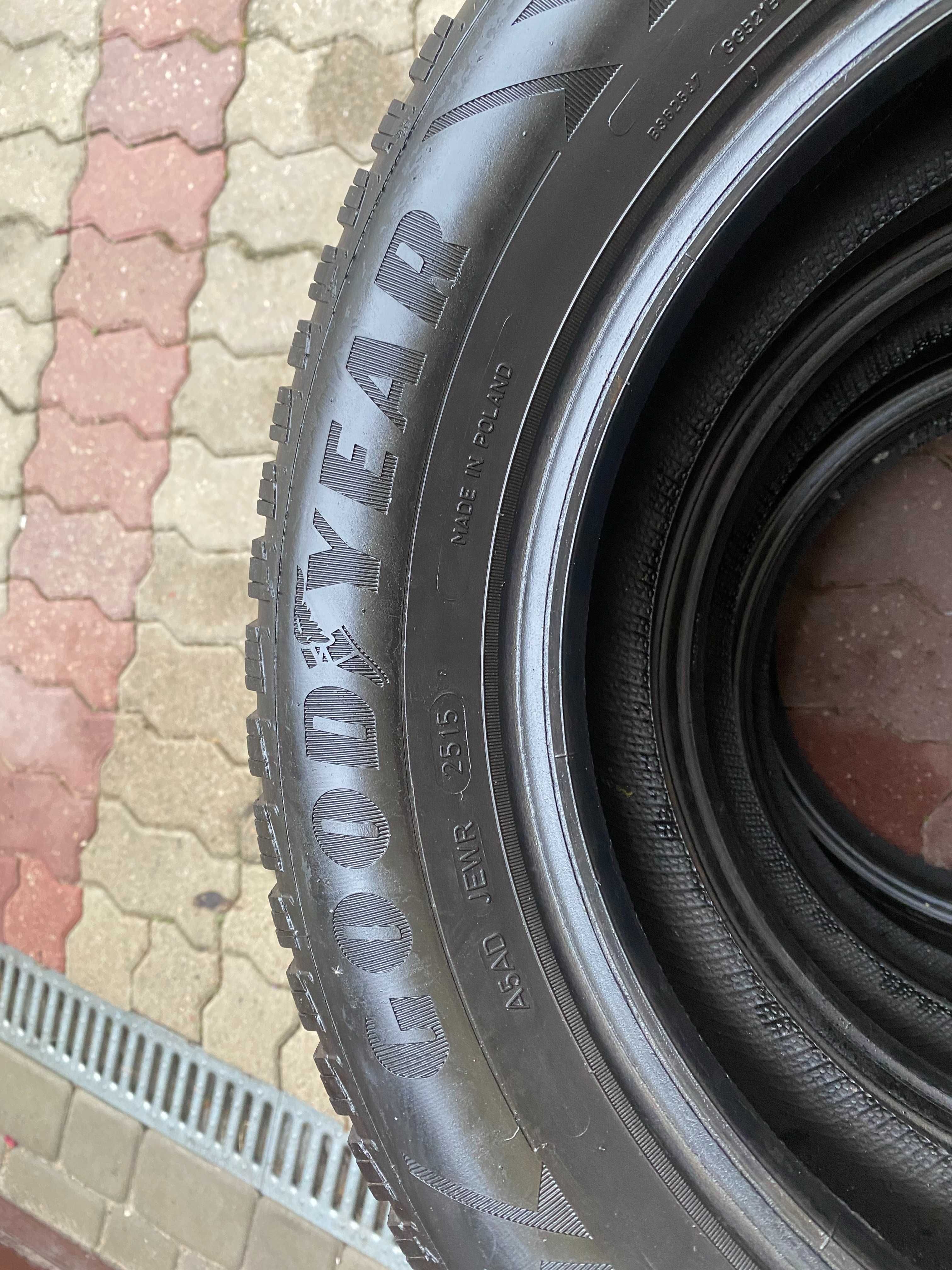 Opony zimowe Goodyear Ultragrip 9 185/65R15