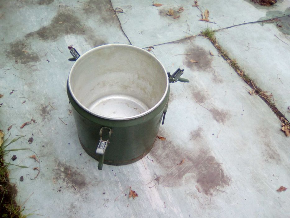 Termos wojskowy okrągły