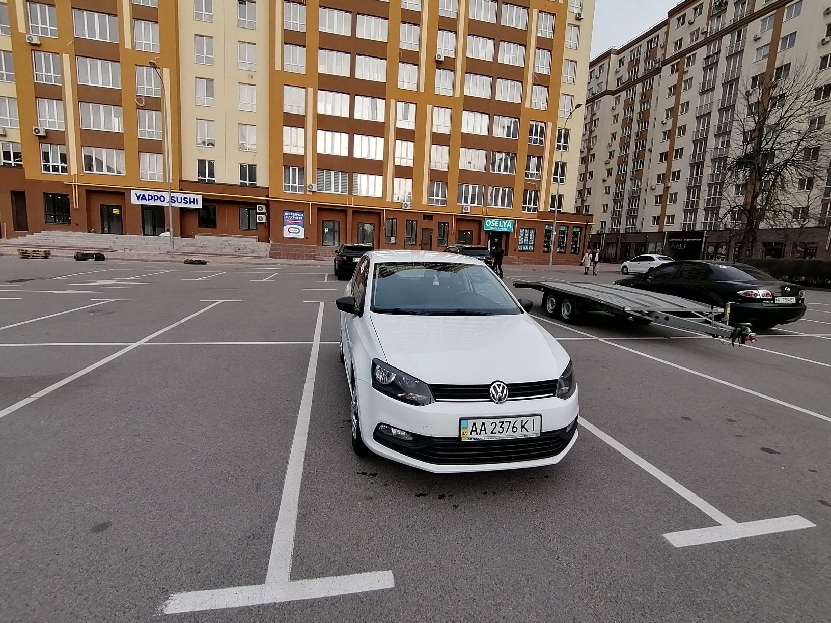 Продам офіційний автомобіль VW Polo 2016 року