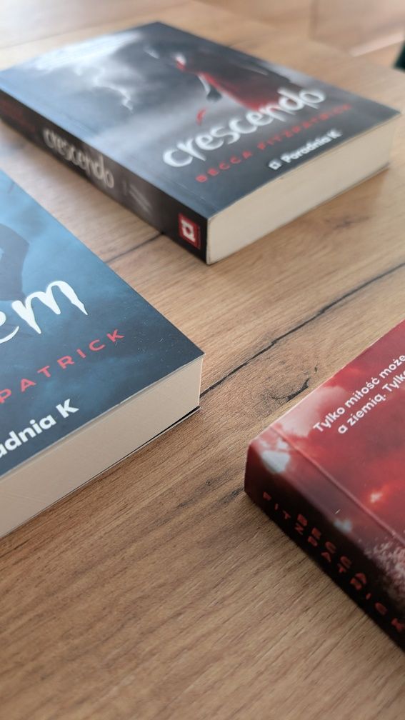 Książki Becca Fitzpatrick Cisza, Szeptem, Crescendo