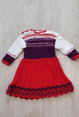 Вязанное платье для девочки 2,5-5 лет