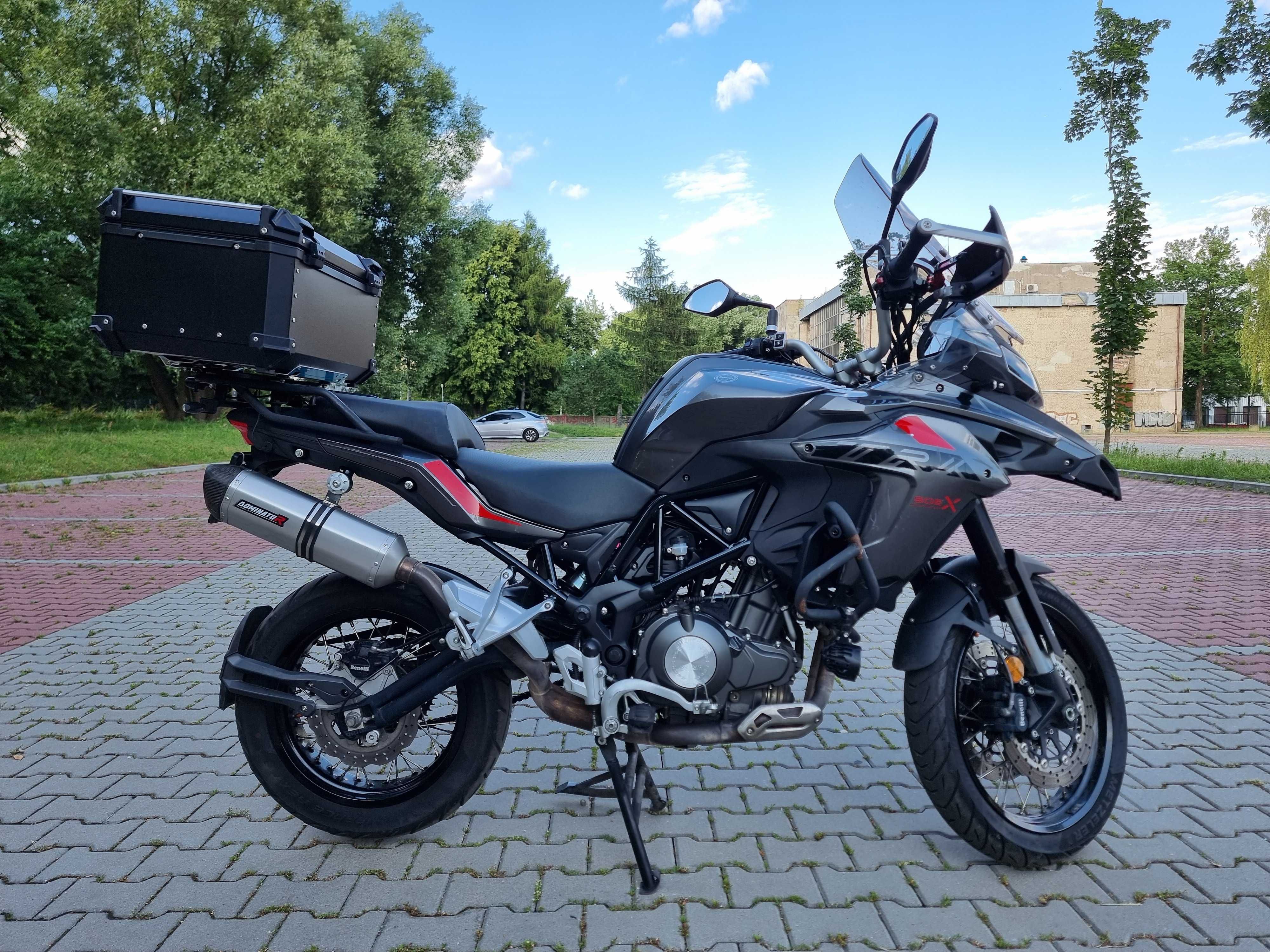 Benelli TRK 502X, wyświetlacz TFT, wideorejestrator przód-tył