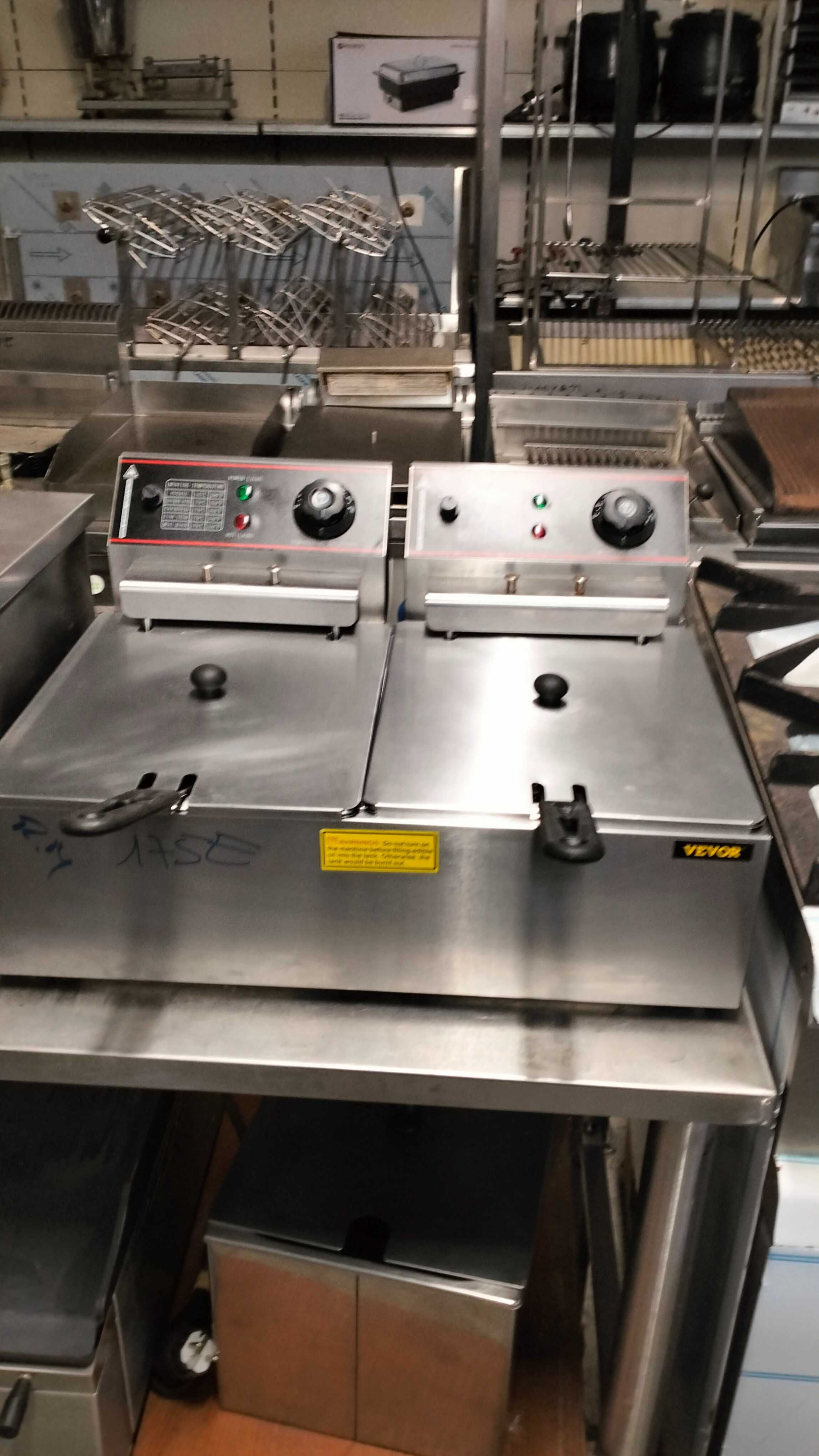 Vária gama de fritadeiras industriais