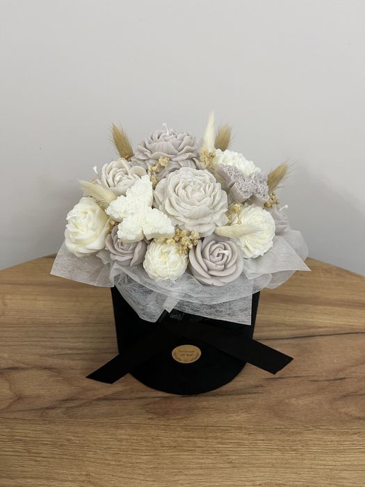 Flowerboks ze swiec sojowych zapachowy prezent kwiaty ślub urodziny