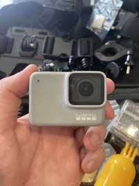 Камера GoPro Hero 7 White + много креплений + SD 64GB