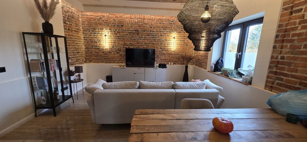 Narożnik z funkcją spania i pojemnikiem na pościel. 270/170