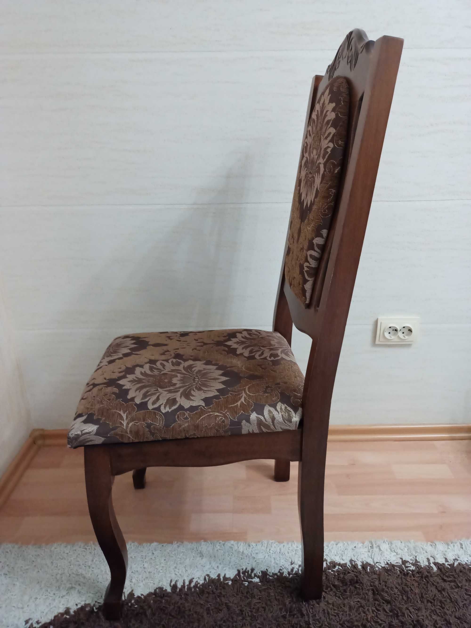 Стільці дерев'яні