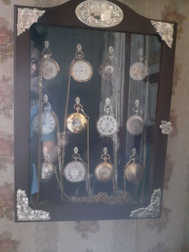 Bonita coleção de 12 relógios de bolso