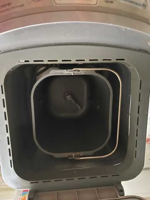 Продам хлібопіч LG