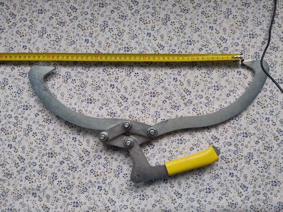 Solidne kleszcze do przenoszenia drewna