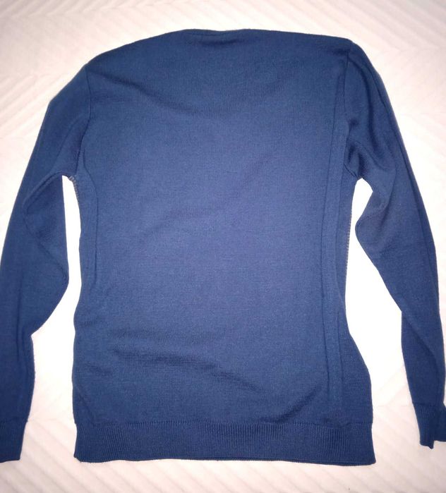 Camisola Com Gola V - M - Portes Gratis