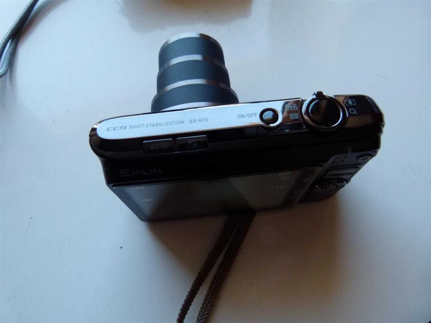 Casio Exilim EX-H15;14.1Mpx.Zoom 10xoptico.Carga 1000fotos;ler anuncio
