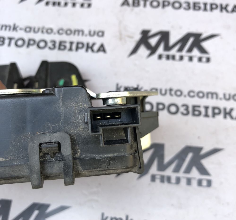 Замок кришки багажника Opel Zafira B Astra H