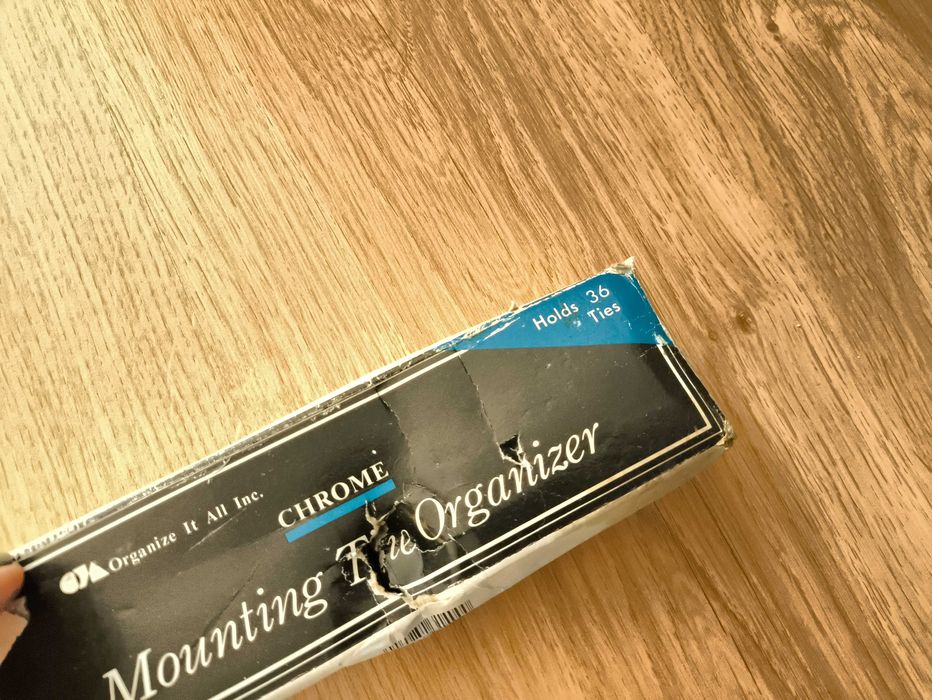 Wieszak na krawaty