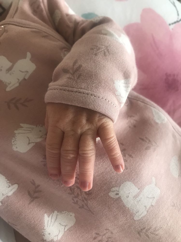 Ubranka dla dziewczynki 0-6M