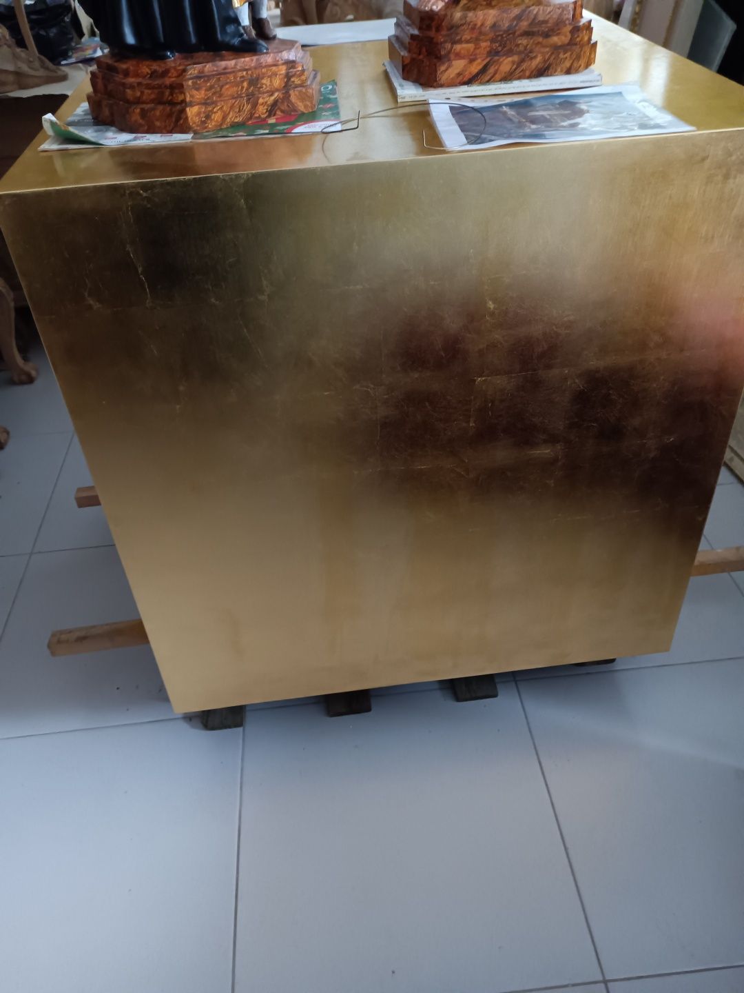 Mesa decoração dourada