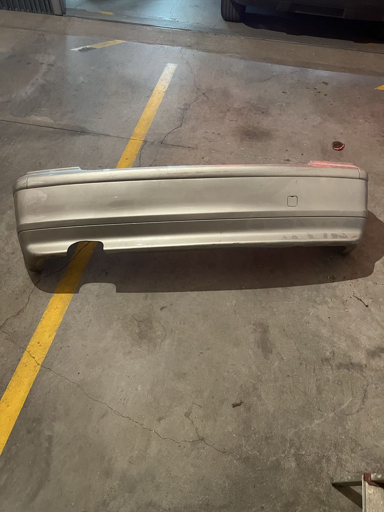 Capot e para choques de tras bmw 320 compact