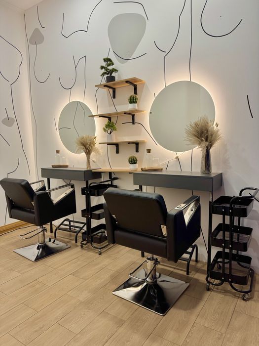 Продаж студії краси