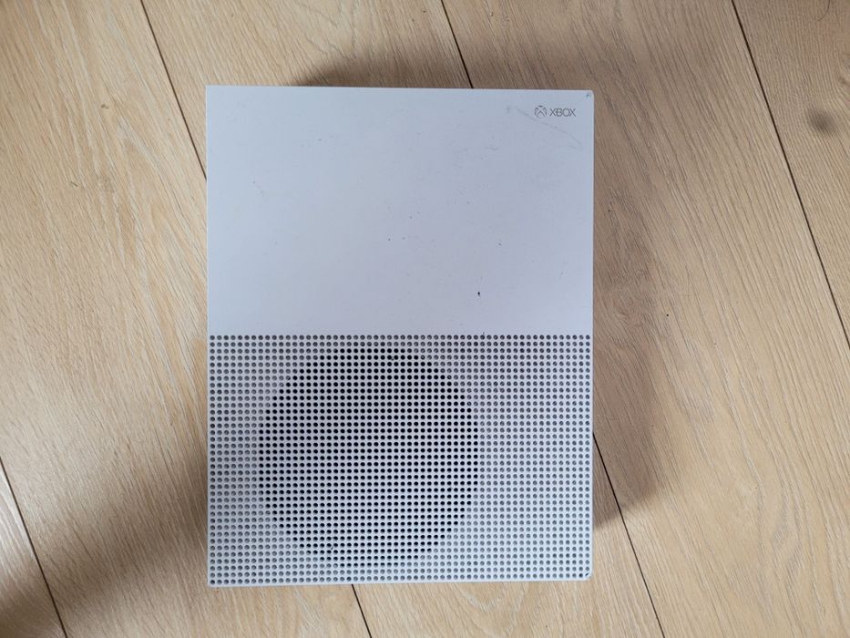 Xbox one s 1tb + pad