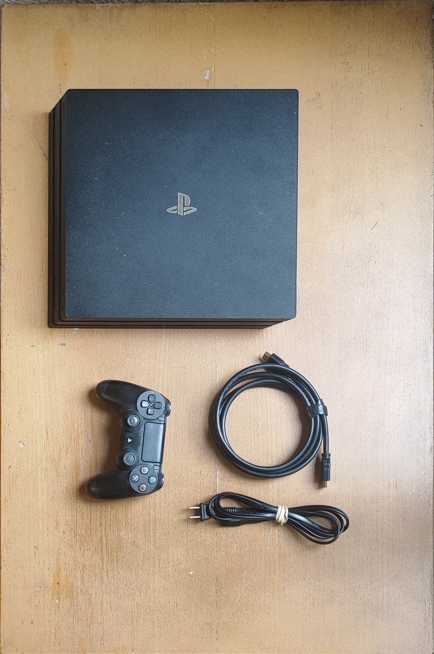 PS 4 pro 500Gb CUH-7215B