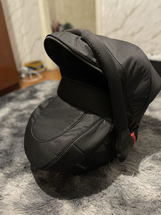 Продам автокресло Adamex carlo E20