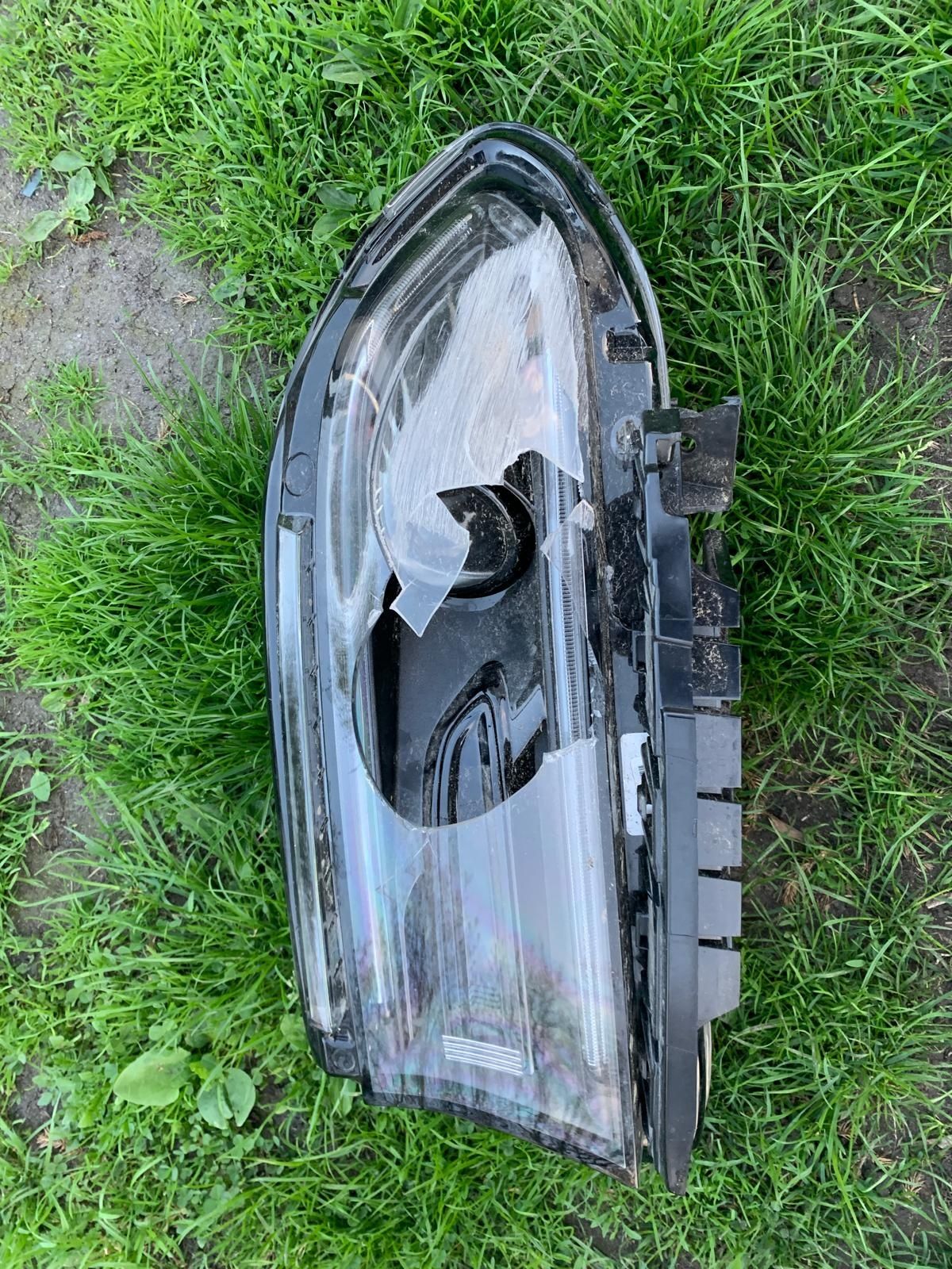 Lampa przednia lewa Dodge Charger uszkodzona Xenon LED 2022 moduł