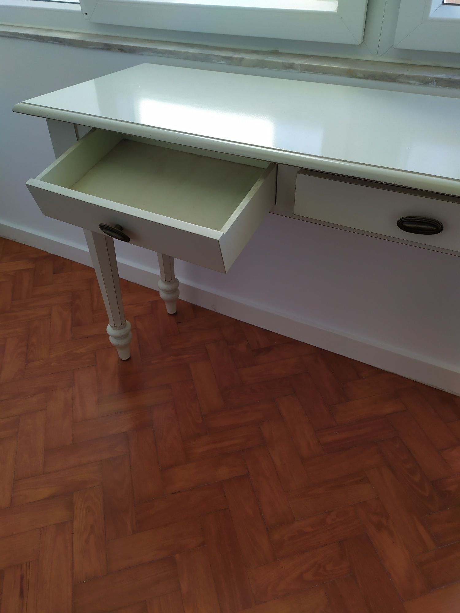Mesa/aparador para sala,quarto, escritório
