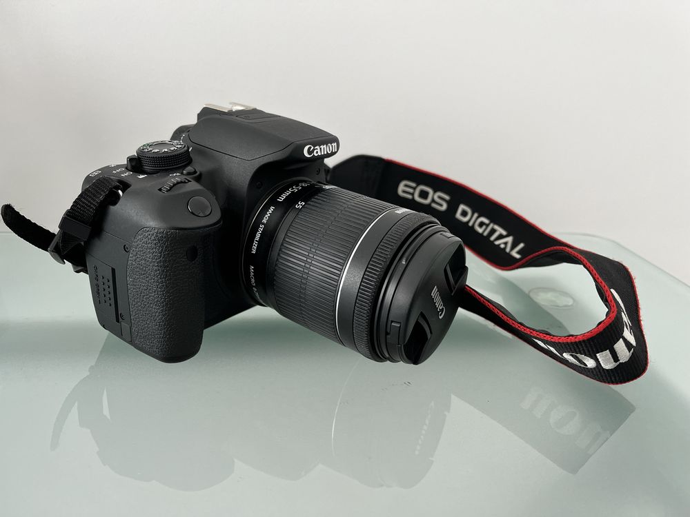 Canon DSLR EOS 700D