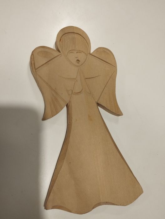Dwa anioły z drewna