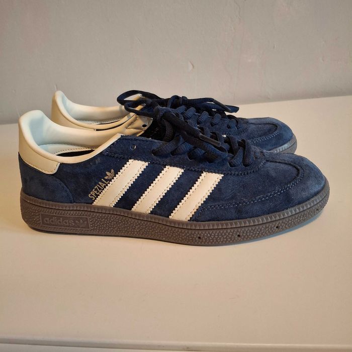 Buty Adidas Spezial 39,5 – granatowe, stylowe