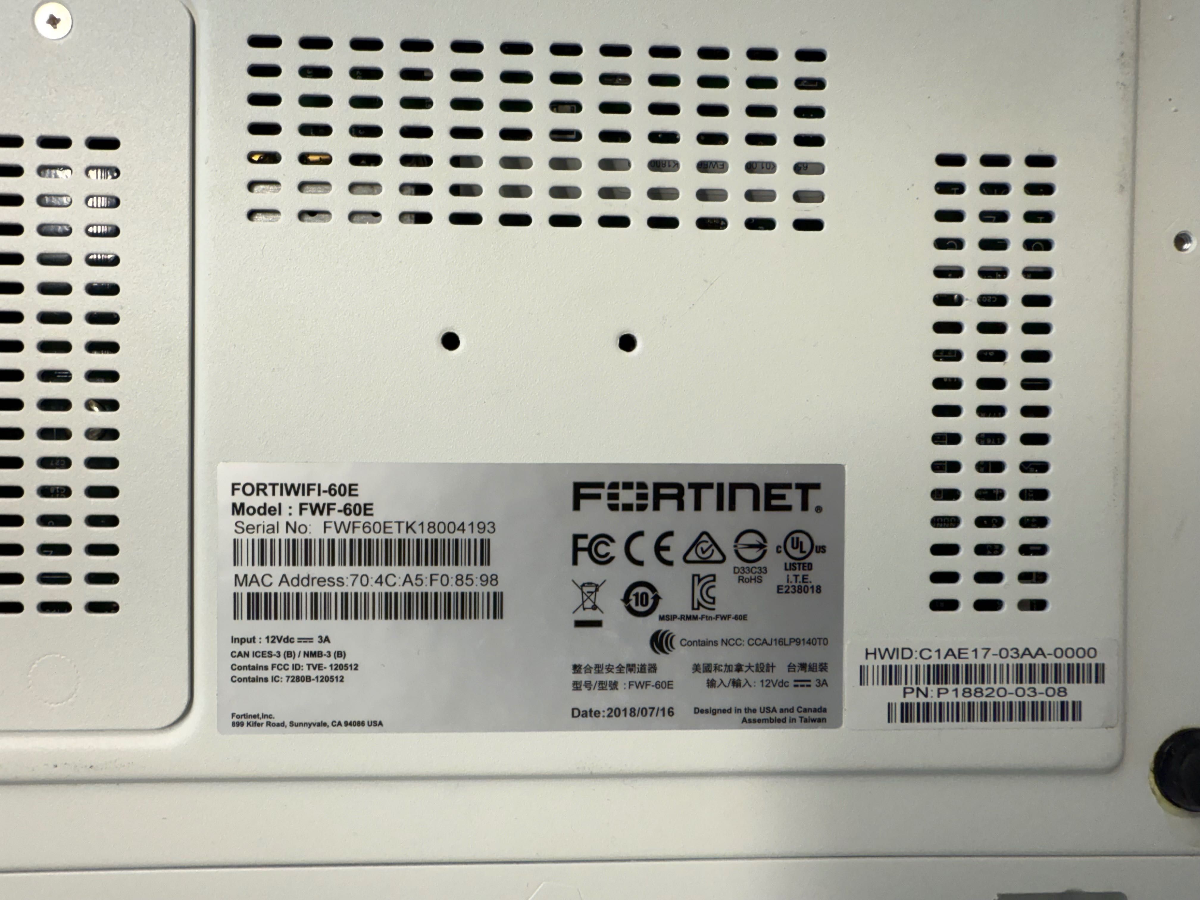 Kit Fortinet FortiWiFi‑60E + 2 Access Points FortiAP 221E