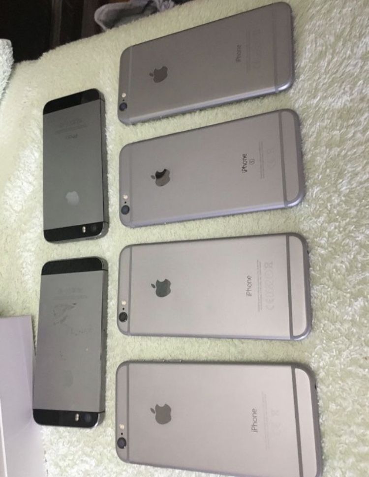 Lote seis iPhones a funcionar para peças