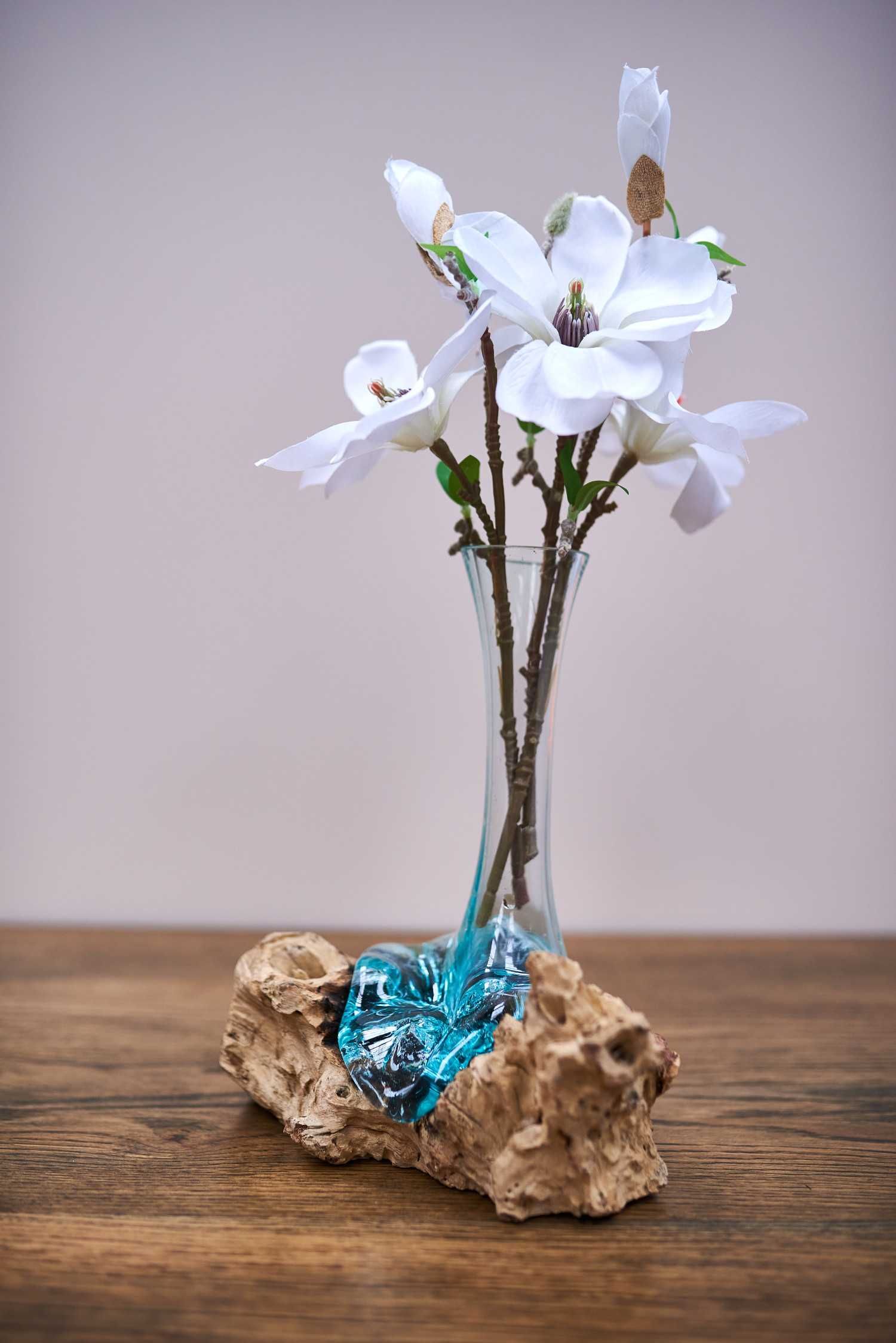 Скляна ваза на корені дерева  унікальний декор для вашого інтер'єру