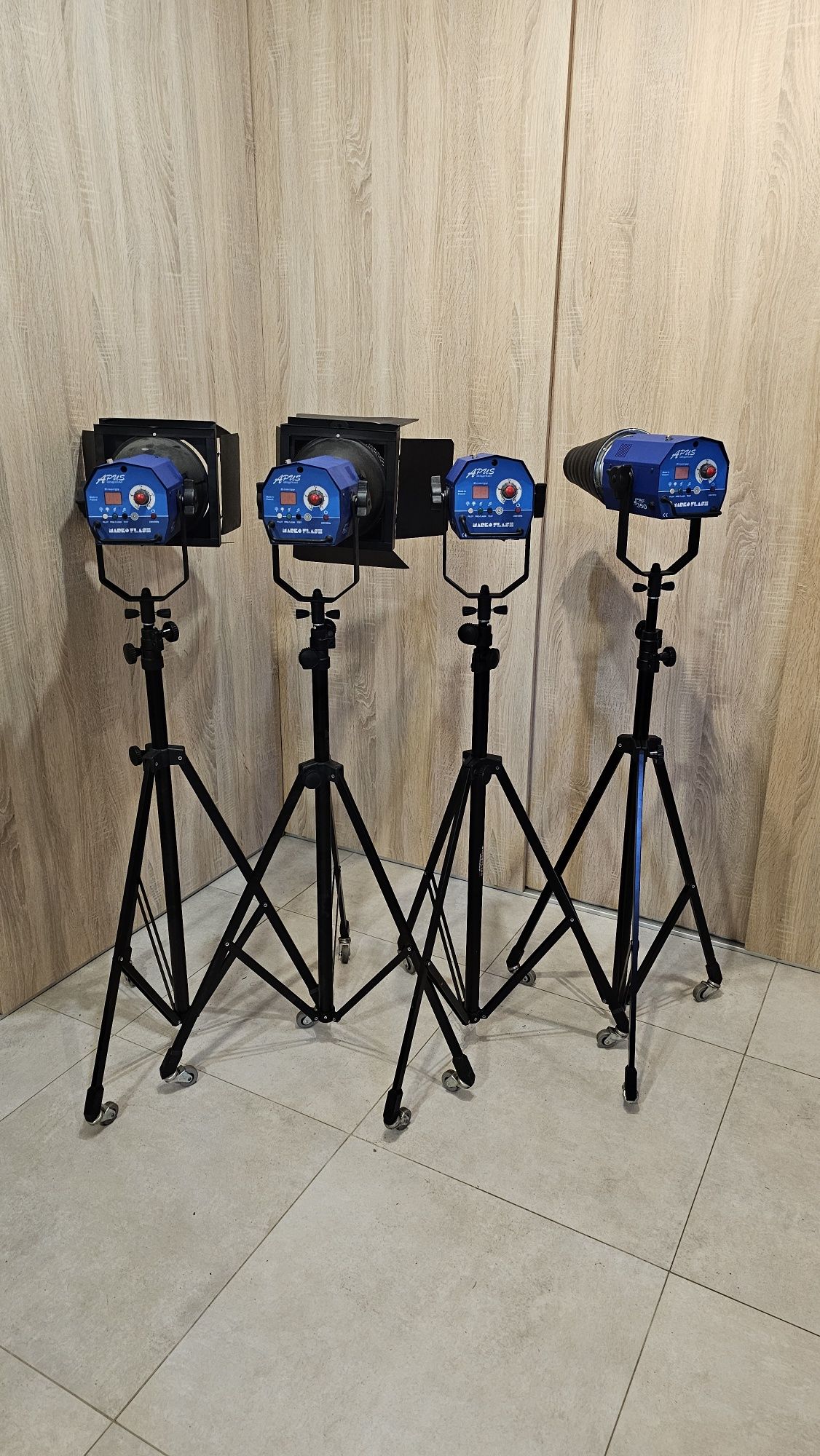 Lampa studyjna błyskowa MARKO FLASH APUS DIGI 350