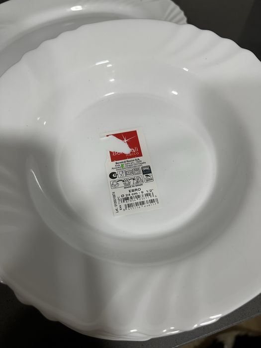 Conjunto de louça completa novo (nunca usado) - 38 peças